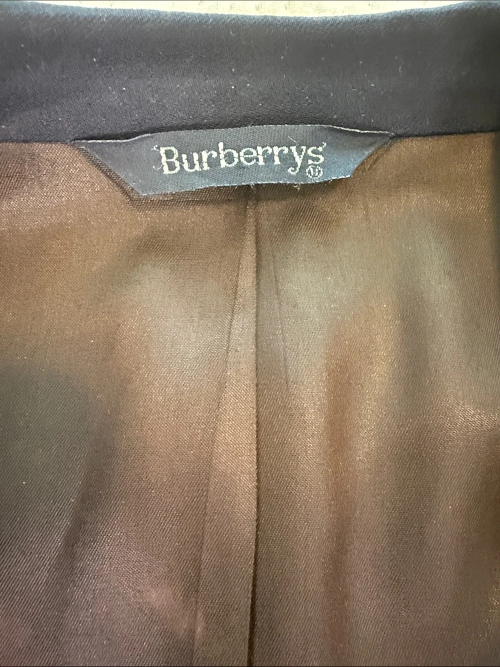 Vintage Burberrys Navy Blue Wool Blazer Men’s 40R 2 Button Sport Coat Preppy Cla